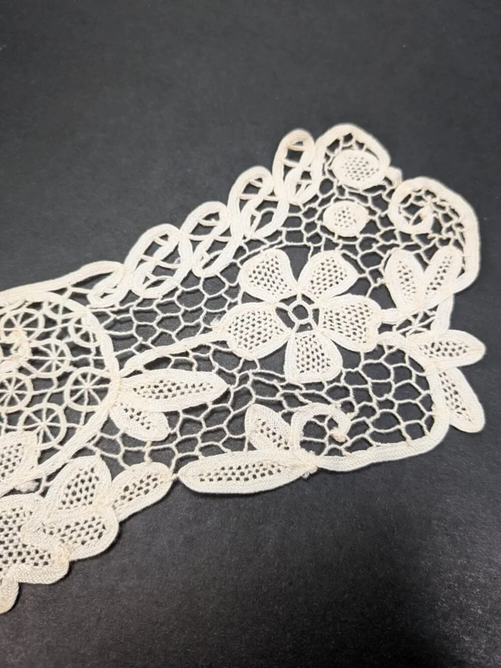 Vintage White Lace Statement Collar 1 Piece Pointed Leaf Motif for Elven Cosplay